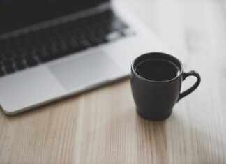 Czy opłaca się przejść na emeryturę i pracować?